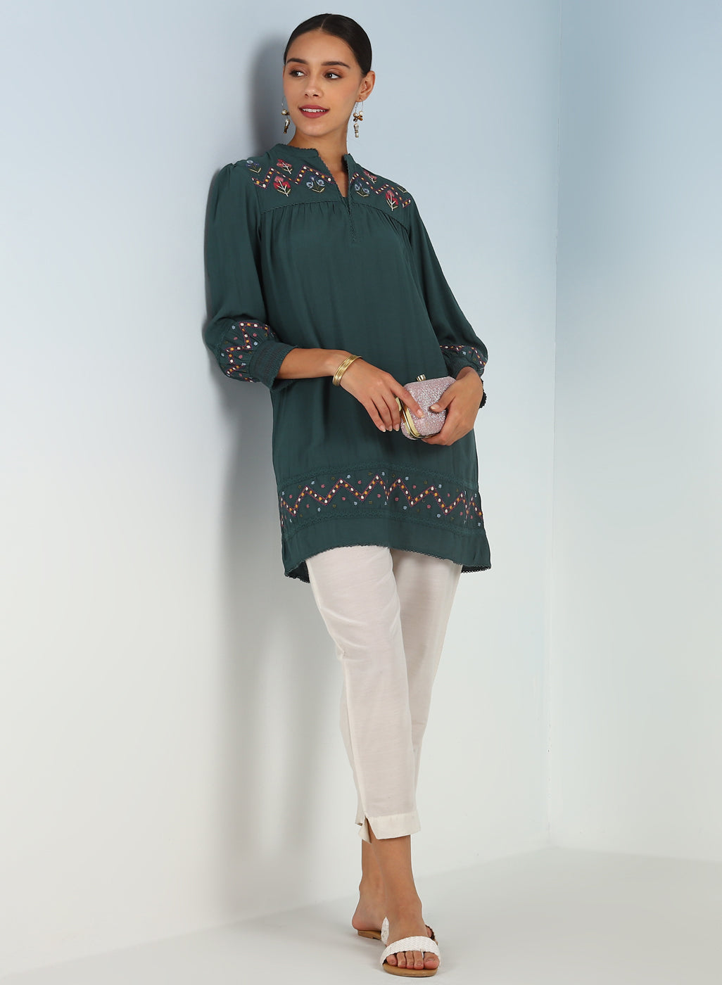 line with Tunic effect – Green Puffed Smocking Rayon and Embroidery Sleeve-23AWLK03024-3 A Lakshita