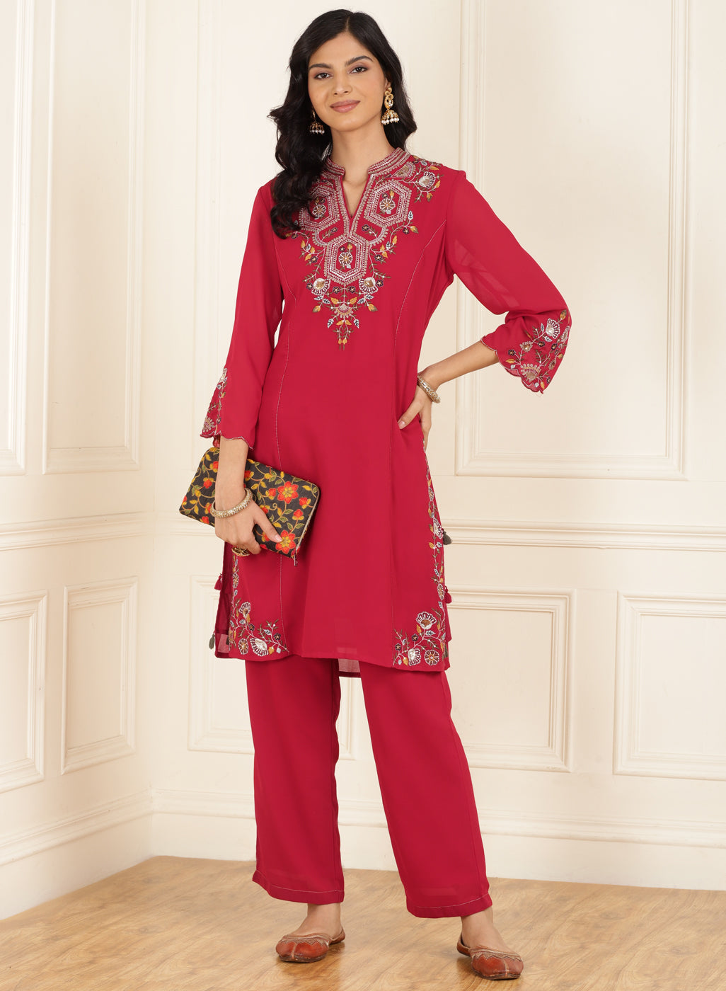 Red Kurta Set with Floral Embroidery and Zari Work