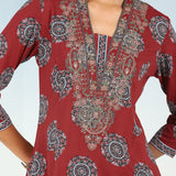 Red Printed Kurta Set with V Neck and Sequins Work