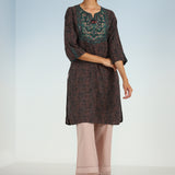 Green Round Neck Straight Fit kurti with Patch Work