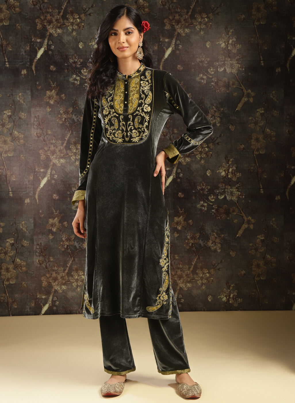 Black Velvet Party Wear Designer Sequins Top at Rs 300/piece in New Delhi