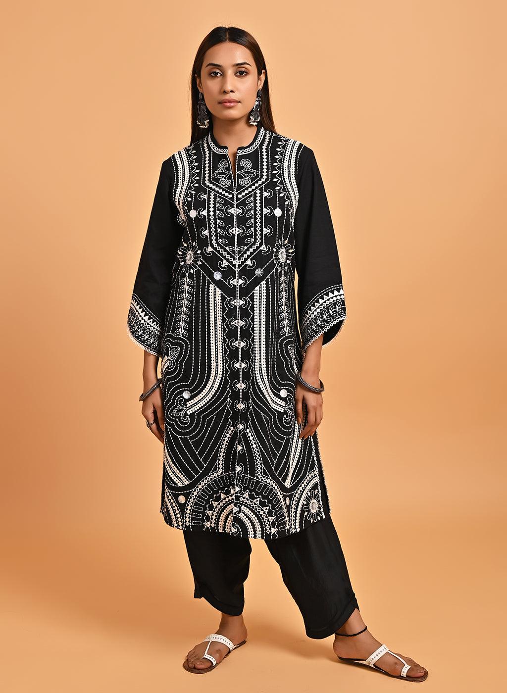 Black Straight Embroidered Kurta with 3/4th Sleeves - Lakshita