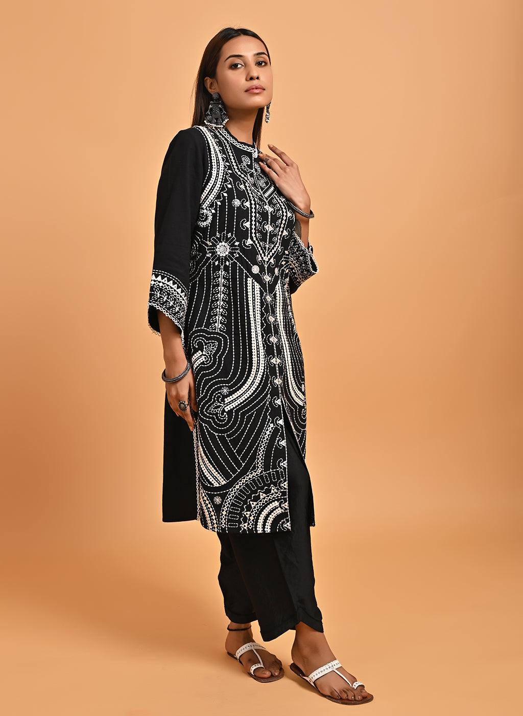 Black Straight Embroidered Kurta with 3/4th Sleeves - Lakshita