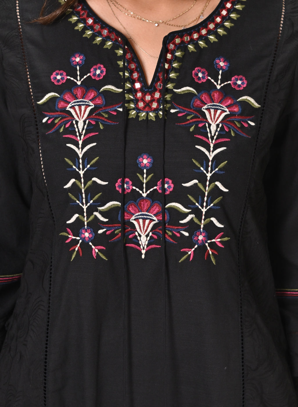 Close-up view of Harleen Ivory with Black Embroidered Cotton Linen Kurta's embroidery work