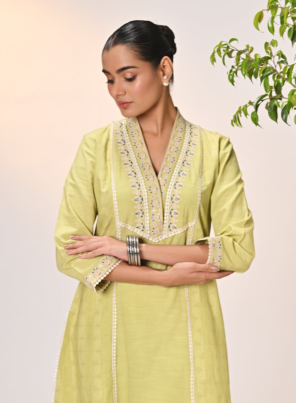 Mehnaz Green Embroidered Cotton Linen Kurta Set for Women – Lakshita